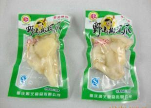 供應(yīng)休閑食品 周義散裝泡椒鳳爪與野山椒鳳爪的市場(chǎng)定位與產(chǎn)品特色